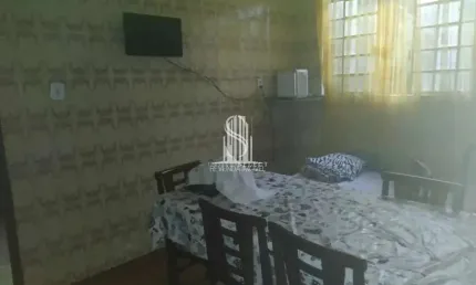 Butantã - casa assobradada de 125m² com cinco quartos, cinco banheiros e uma vaga.