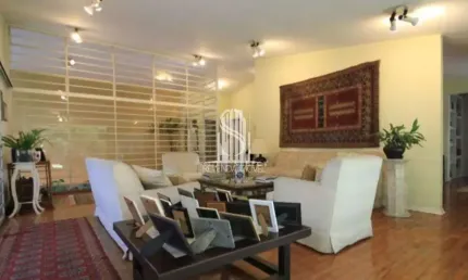 Jardim Guedala - Casa térrea de 330 m² com 03 dormitórios, 02 suítes, 3 banheiros e 05 vagas