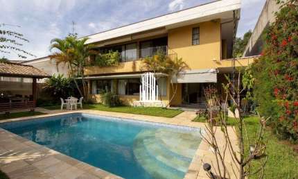 JARDIM GUEDALA - CASA DE 382M² COM 4 DORMITÓRIOS, 3 SUÍTES E 4 VAGAS.