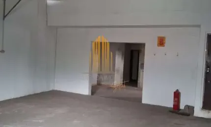 Vila Firmiano Pinto - Galpão Comercial de 320m² com 2 vagas.