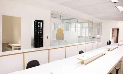 Andar Comercial em Brooklin Paulista com 888m², sendo 4 salas, 7 banheiros e 17 vagas de garagem
