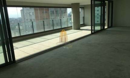 Apartamento de 275m² com 3 suítes, 6 banheiros e 4 vagas no Condomínio Altto Vila Madalena