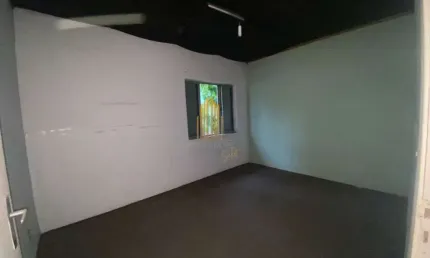 Chácara Santo Antônio - Casa Comercial de 102m² com 1 sala, 2 quartos e 2 banheiros.