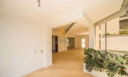 Condomínio Itamaraty = Apartamento de 220m² com 4 quartos, 3 suites, 4 banheiros e 3 vagas  em MOEMA