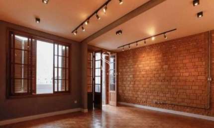 EDIFICIO EUMAR, REPUBLICA- APARTAMENTO DE 154m² COM 2 DORMITÓRIOS , 1 BANHEIRO E NÃO POSSUI VAGA Á V