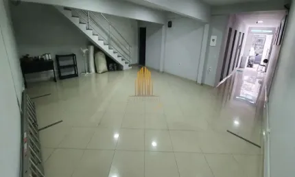 Planalto paulista - casa comercial de 179m² com 5 salas, 3 banheiros e 6 vagas.