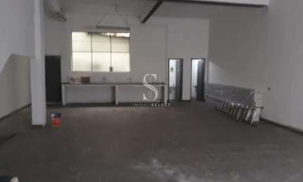 Brás - São Paulo, Prédio Comercial de 232m² com 4 banheiros e sem vaga.