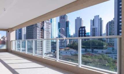 St. Regis  Apartamento à venda de 272m² com 4 dormitórios sendo 3 suítes e 6 vagas na Aclimação - SP