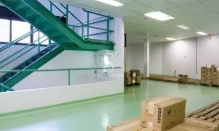 PRÉDIO COMERCIAL DE 1200M² BEM LOCALIZADO POSSUI 5 BANHEIROS E 7 VAGAS À VENDA NA REGIÃO DE PERDIZES