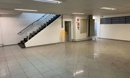 Galpão comercial  na lapa á venda com 473m² 2 andares, 2 banheiros, 1 copa, 1 escritório