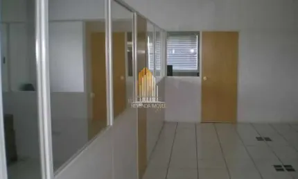 PRÉDIO COMERCIAL DE 720M² COM UM SALA, CINCO BANHEIROS, E NOVE VAGAS Á VENDA NA REGIÃO DE INTERLAGOS
