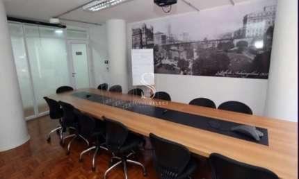 Edifício Triângulo na Sé - São Paulo, Andar Corporativo de 330m² com recepção, 3 salas, 4 banheiros,