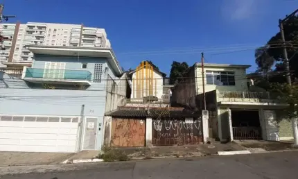 Terreno à venda com 8,5 x 50m 406 m² possui três casas para demolição ou reforma na Lapa - São Paulo