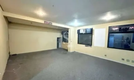 Edifício Torre da Roma na Lapa, Conjunto Comercial de 60m² com 2 vagas.
