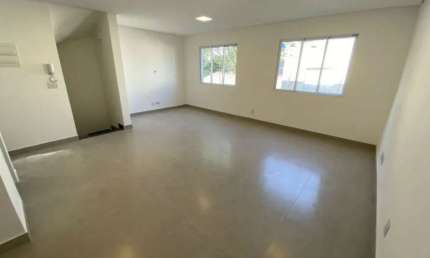 Saúde - Casa de condominio fechado de 95m² com 2 suites, 3 banheiros e 2 vagas