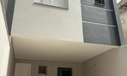 SAÚDE - SOBRADO RESIDENCIAL DE 220M² COM 3 DORMITÓRIOS (3 SUÍTES), 4 BANHEIROS E 4 VAGAS.