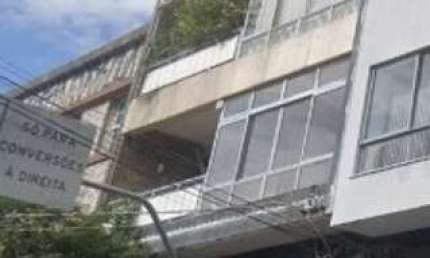 Prédio na Lapa com 2 apartamentos de 60m², 2 dormitórios e 2 apartamentos de 120m² com 3 dormitórios
