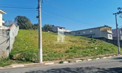 TERRENO EM DECLIVE DE 1475M² Á VENDA NO  JARDIM ANGELA