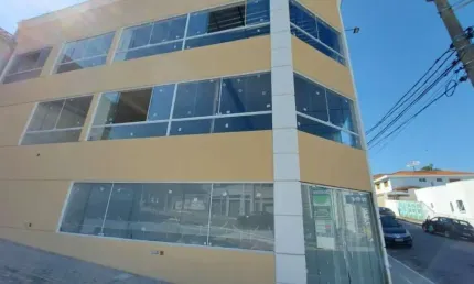 Santana, prédio comercial de 1200m² com 5 vagas de garagem.