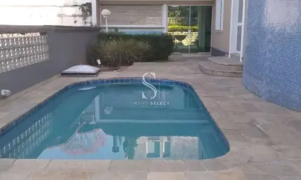 Morumbi - casa de 700m² com 4 dormitórios, 3 suítes, piscina e 6 vagas.