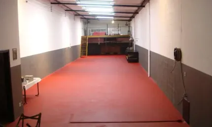 Galpão Comercial de 290m² com 1 escritório, 5 banheiros na Vlla Anglo Brasileira - Lapa - SP .