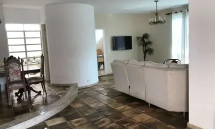 Casa de rua a venda na Vila Mariana - com 326m², 3 dormitorios sendo 1 suite, 3 banheiros e 3 vagas.
