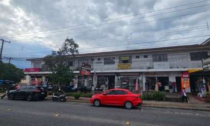 Sala comercial -Novo Mundo- já locada, excelente localização, área de grande movimento