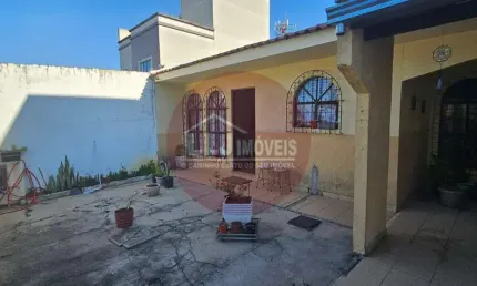 Casa bairro alto - 77 m2, averbada, frente para rua, 150 mts do terminal r  395 mil