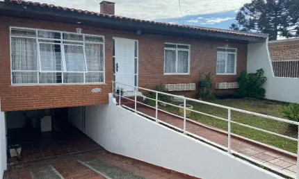 Casa com 5 quartos à venda na Rua Robert Kennedy, 131, Tingui, Curitiba