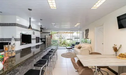 Casa com 4 quartos à venda na Rua Alberto Panek, 384, Orleans, Curitiba, 300 m2 por R$ 1.499.000