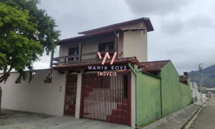 Sobrado com Edícula, a 700m da Praia, 4 dormitórios à venda, 269m² por R$ 1.100.000 - Indaiá- Caraguatatuba/SP