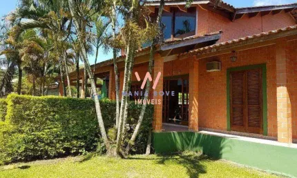 Casa a 60m da Praia, com 3 dormitórios à venda, 205 m² por R$ 1.400.000,00 - Cigarras - São Sebastião/SP