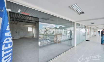 Sala comercial para alugar na Rua Juvenal Carvalho, 127, Fazendinha, Curitiba, 53 m2 por R$ 2.959