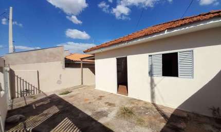 Casa no Bairro Jardim São Vicente I na cidade de  Agudos;