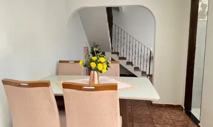 Excelente casa com edícula em sobrado na zona norte
