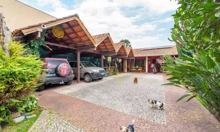 Casa ampla com edícula e 3 quartos no Campina do Siqueira, em Curitiba - 266 m² | Ref 337