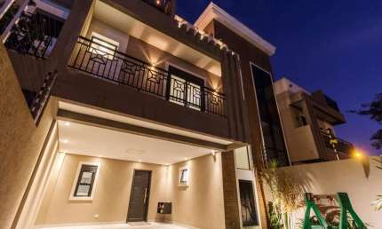 Sobrado no Portão com 3 quartos - Porteira Fechada - 177 m² | Ref 321