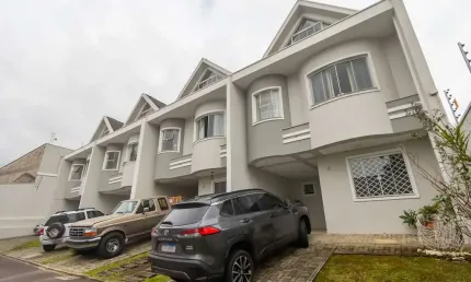 Sobrado triplex em condomínio com 4 quartos à venda no Bacacheri – 169 m² | Ref. 406