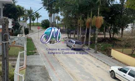 Casa 2 pisos com 3 Suítes  em Balneário Piçarras-SC
