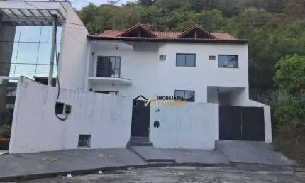 Casa com 3 dormitórios à venda, 184 m² por R$ 989.000,00 - Vila Valqueire - Rio de Janeiro/RJ