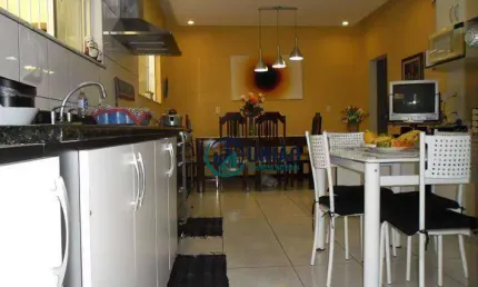 Casa com 3 quartos à venda, 220 m² por R$ 850.000 - Santa Rosa - Niterói/RJ