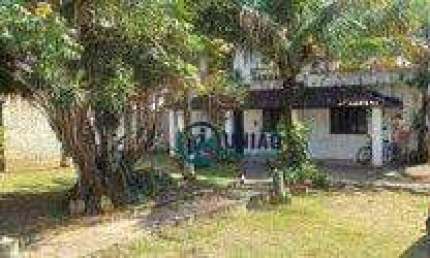 Casa com com excelente terreno e ótima localização,  3 dormitórios à venda, no Engenho do Mato!