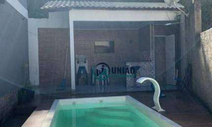 Excelente casa duplex, em condomínio fechado, com 4 dormitórios, sendo uma suíte, lazer completo!!