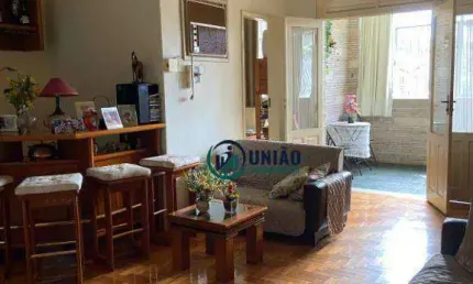 Excelente Casa/sobrado com 4 dormitórios e uma vaga !!