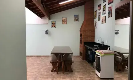 Casa térrea à venda/ 2 Dorm./ Área Gourmet/ Ac. Américo Figueiredo