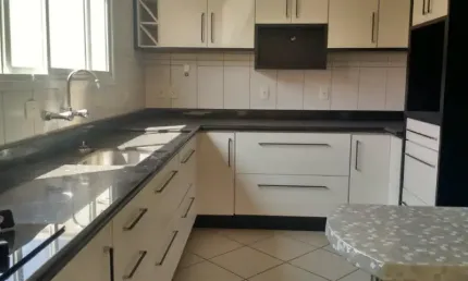 Casa condomínio/ Campolim/ 3 dorm./ Suíte/ Lazer completo