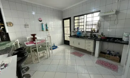 Sobrado c/ salão comercial à venda/ 2 dorm./ ac. comendador oetterer