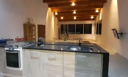 Chácara 2.200 m² à venda em Araçoiaba/ 6 dorm./ 3 suítes/ Edícula/ Piscina