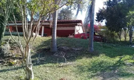 Chácara 2.430 m²/ Casa + Edícula+ Barracão/ Piscina e Riacho/ Só 456 mil