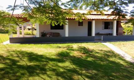 Linda chácara com 2.920 m²/ Lago/ Área Gourmet/ Ac. Rod. Raposo Tavares